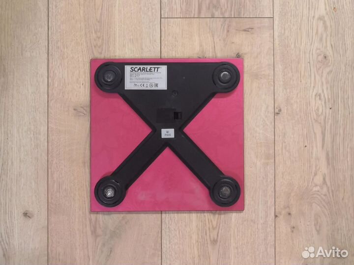 Весы напольные электронные Scarlett