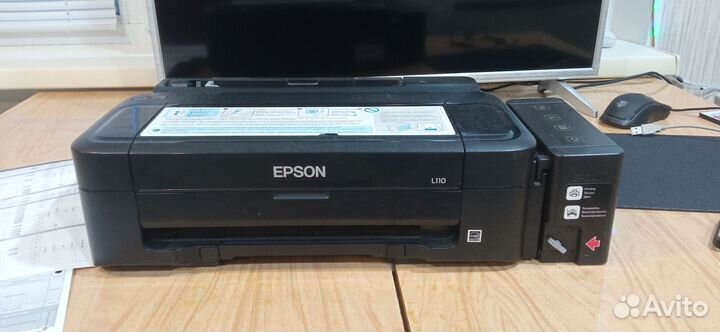 Принтер Epson L110(печатает только чëрным)