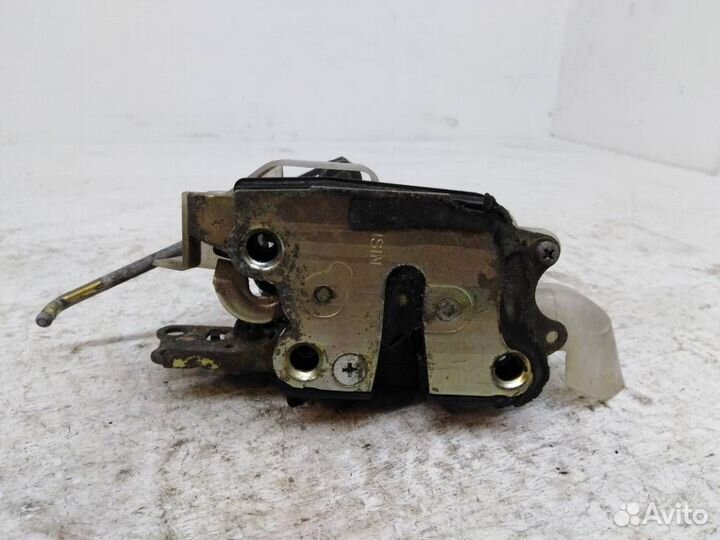 Замок двери задней левой