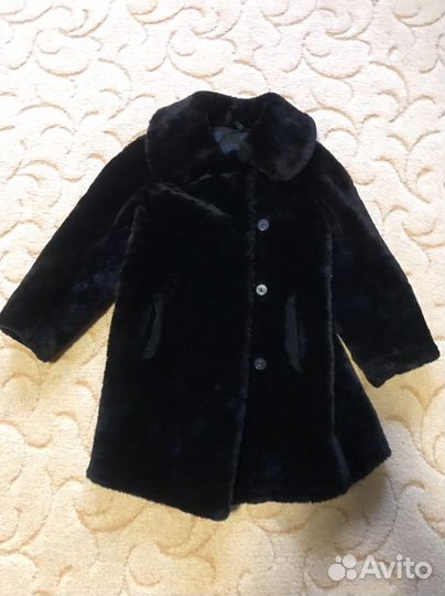 Продам детскую шубу б/у, цвет черный, размер 32
