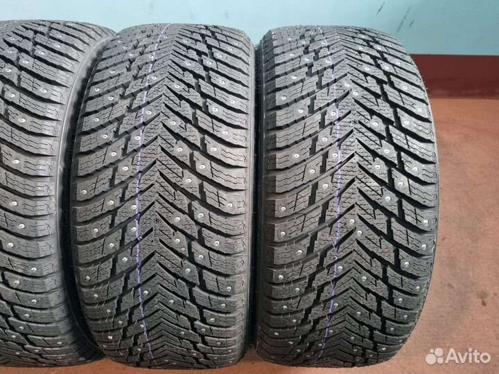 Nokian Tyres Hakkapeliitta 10p 235/45 R18 98T