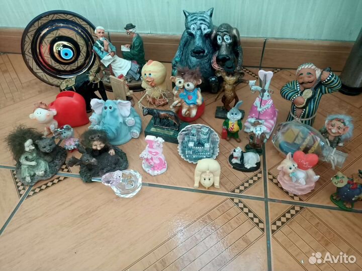 Статуэтки и сувениры