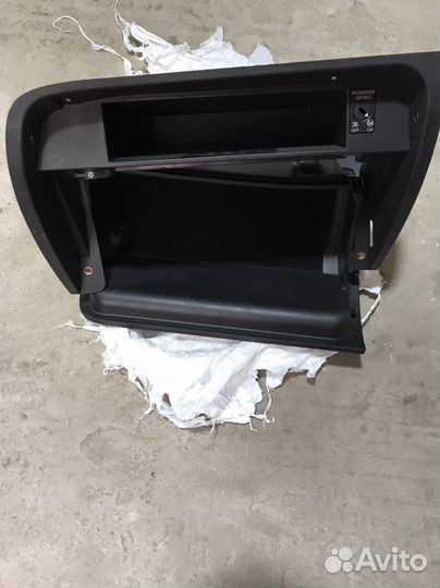 Крышка бардачка в сборе шкода октавия А7