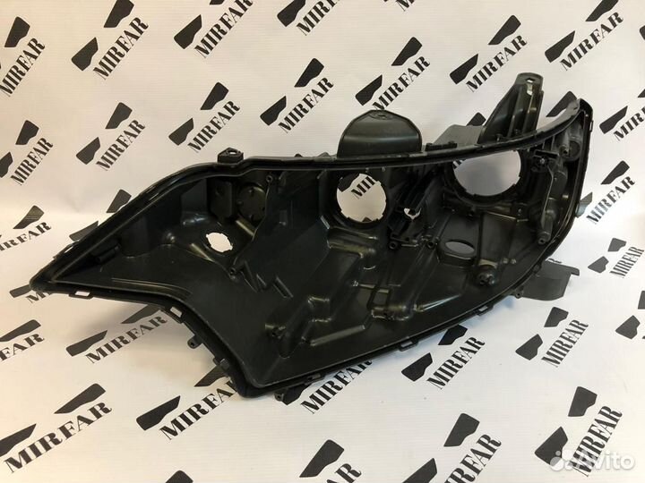 Левый корпус фары Mitsubishi Outlander III 15-18