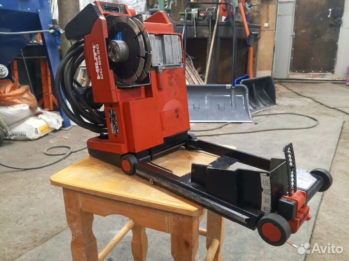 Штроборез Hilti DC SE20