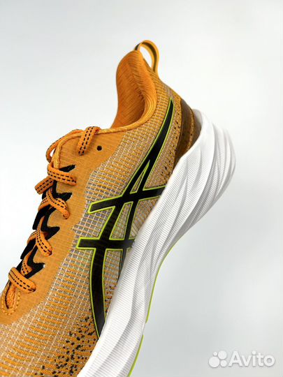 Кроссовки Asics Novablast 3 LE (US 8-12, оригинал)