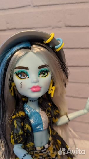 Кукла монстер хай френки штейн остров страха