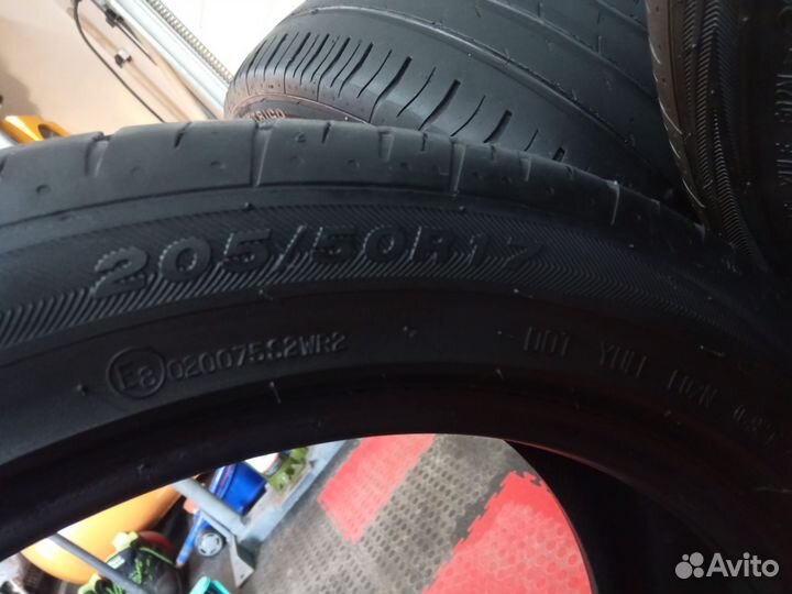 Viatti Strada Asimmetrico V-130 205/50 R17 89
