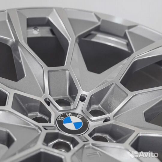 Диски R21 на BMW X6 G06