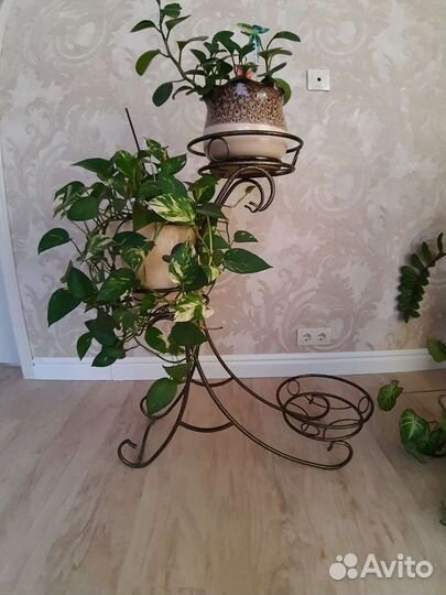 Подставка для цветов напольная металлическая