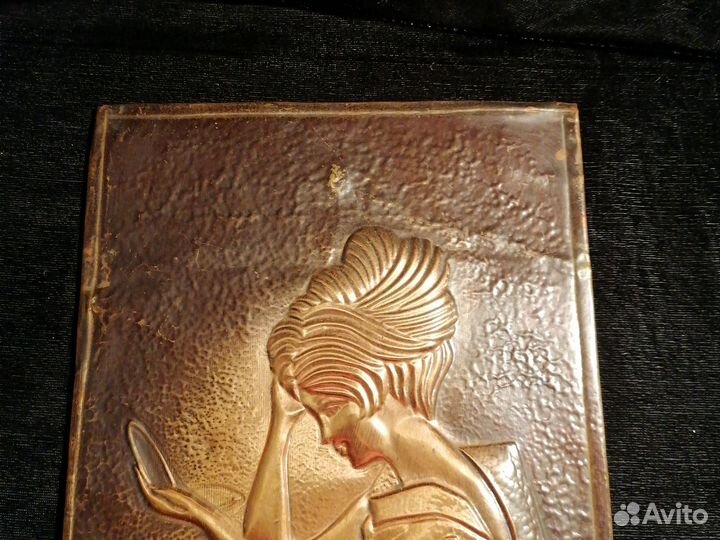 Чеканка СССР девушка