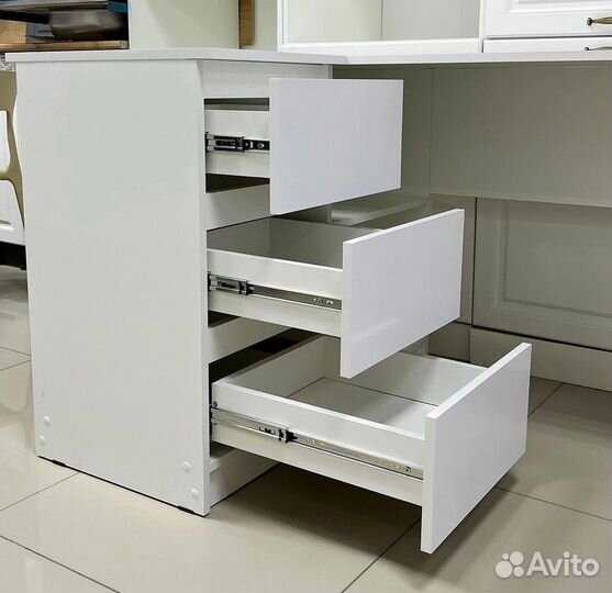 Стол угловой