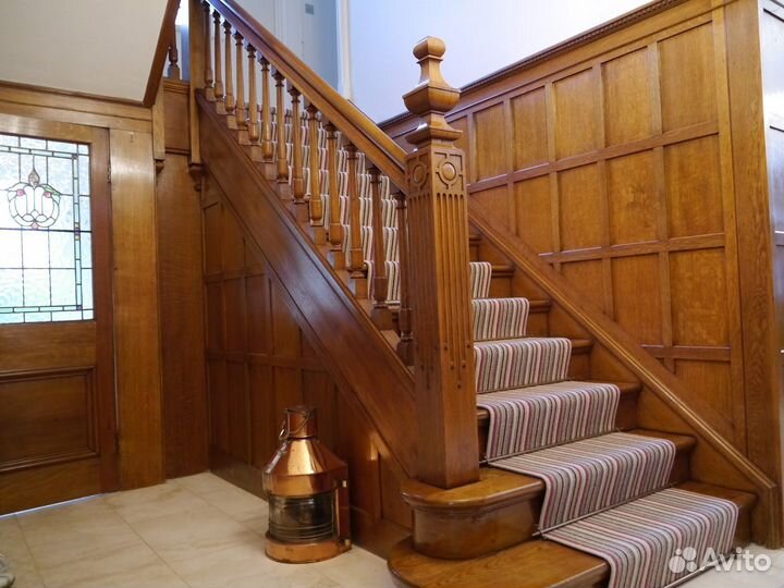 Лестница на второй этаж в частном доме