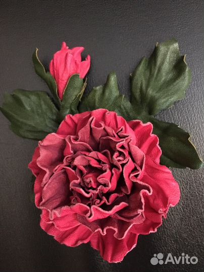 Броши из натуральной кожи и кожа для их изготовлен