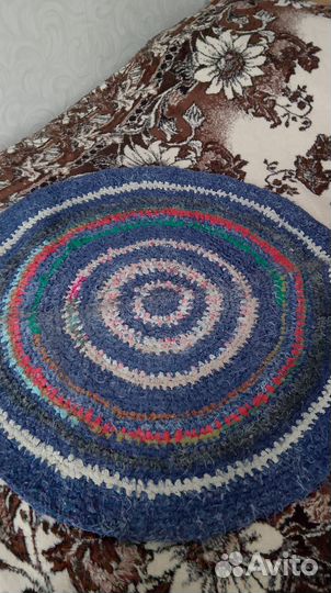 Коврик вязаный