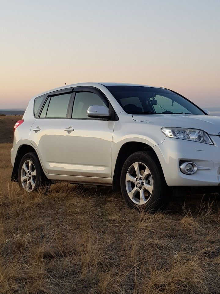 Toyota RAV4: фото владельца