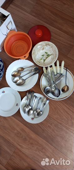 Посуда, фужеры, мелхиоровые ложки