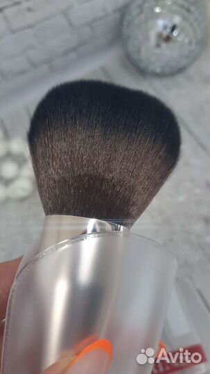 Кисть для пудры Clarins