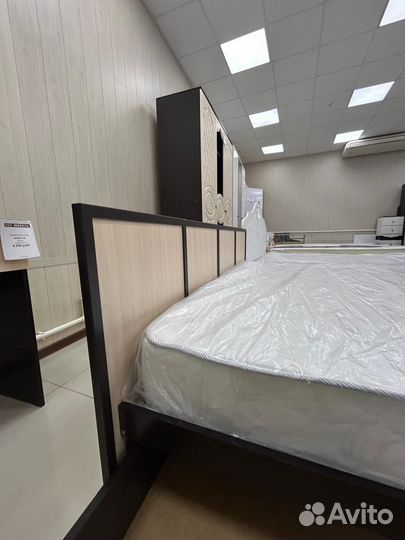 Кровать двухспальная