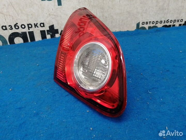 Фонарь в крышку багажника левый 26555-JD800 Nissan