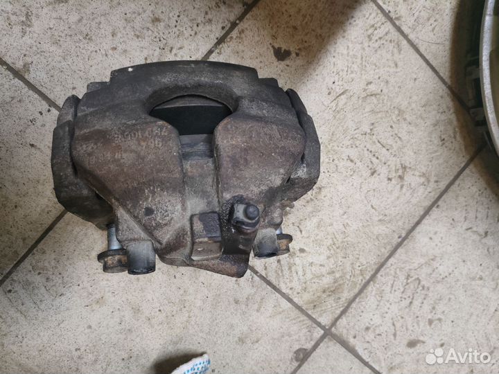 Передние тормоза Фольксваген т6