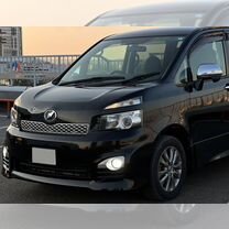 Toyota Voxy 2.0 CVT, 2012, 138 000 км, с пробегом, цена 820 000 руб.