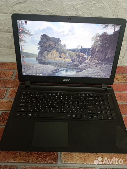 Acer aspire ES1-533