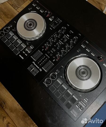 Dj контролер Pioneer DDJ-SB3