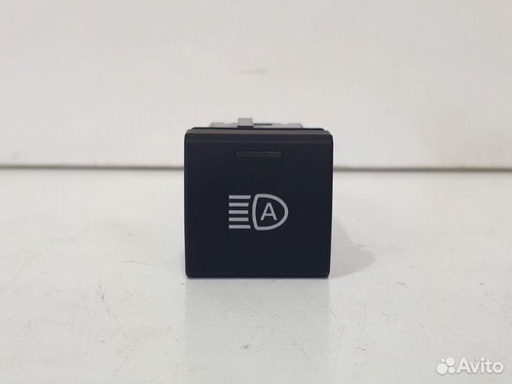 Кнопка активации автоматического головного