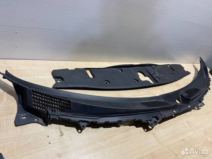 Жабо Nissan GT-R R35