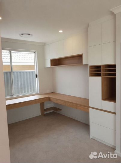 Детская зона у окна для двоих