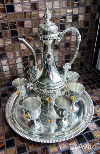 Поднос,графин, 6 стопок