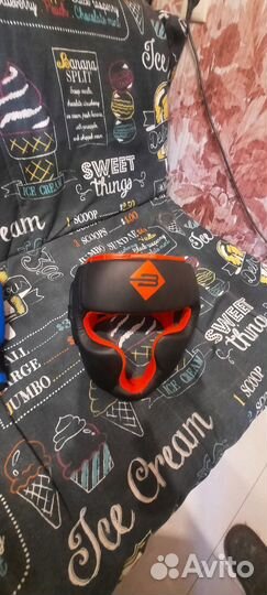 Перчатки+ шлем +защита для занятий единоборствами