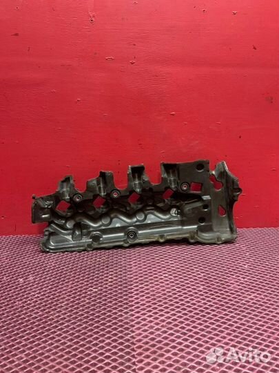 Накладка клапанной крышки левая Toyota Land