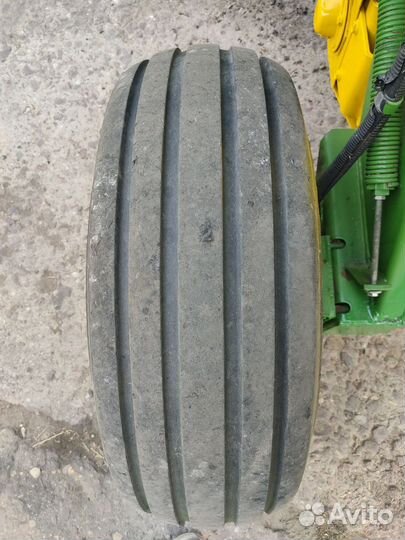 Пресс-подборщик John Deere 550, 1992