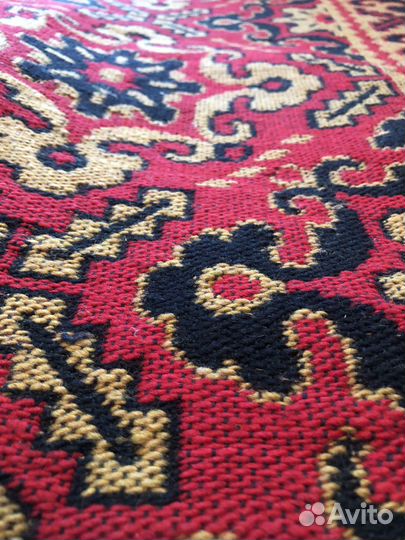 Ковер шерстяной новый