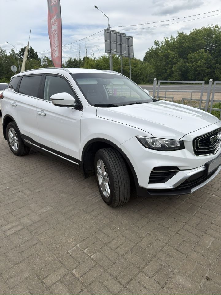 Geely Atlas Pro: фото из отзыва