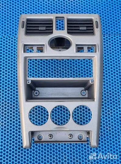 Центральный консуль LADA priora 1.6