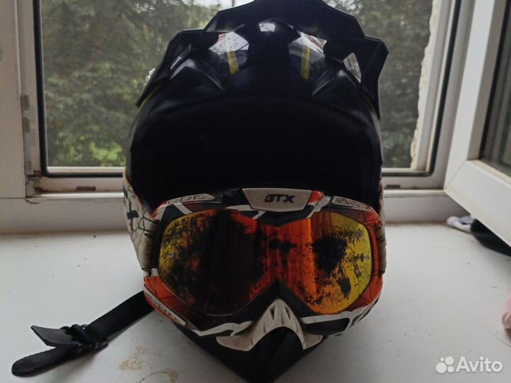 Мотокроссовый шлем