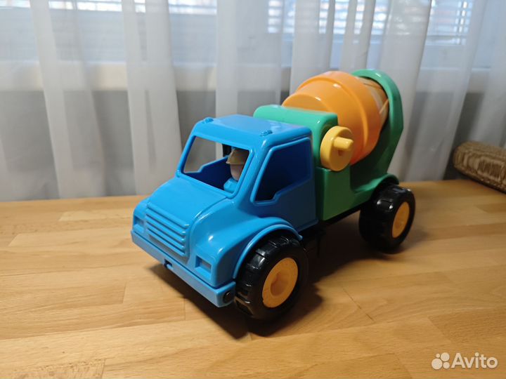 Battat Игрушечная машинка Грузовик-цементовоз