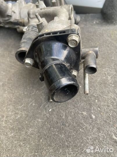 Корпус термостата Kia Sorento 2,2 дизель