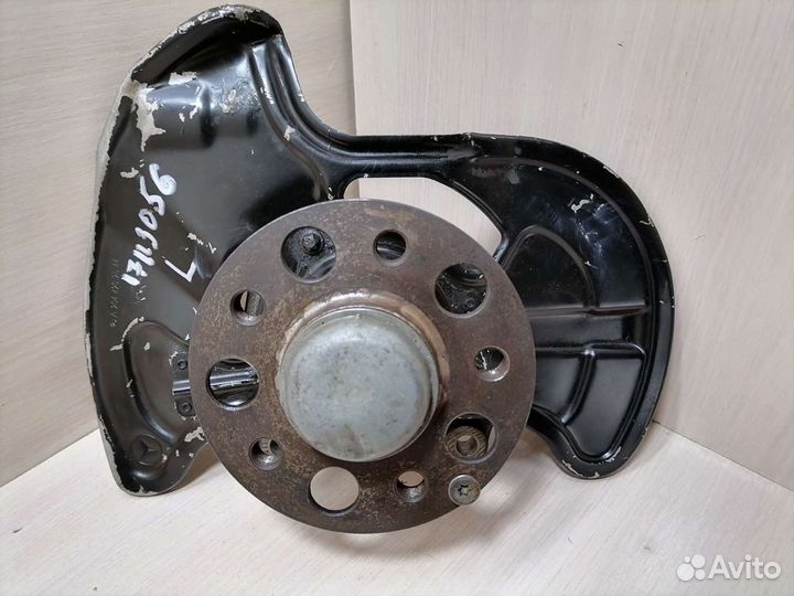 Кулак поворотный Mercedes W207