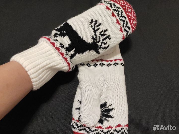 Варежки с Оленем