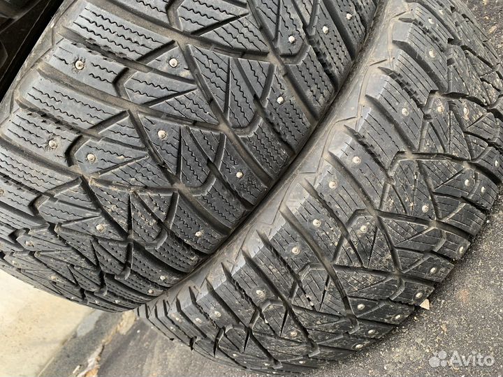 Goodyear Ultragrip 600 215/55 R17