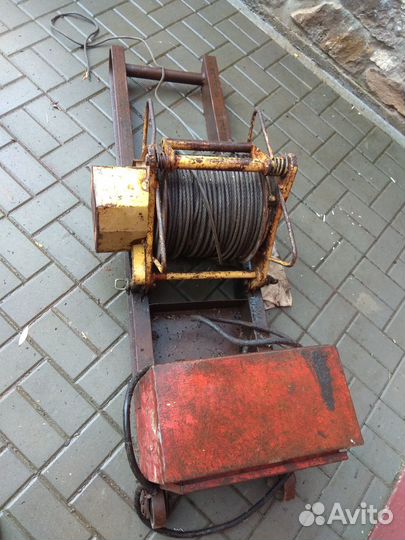 Лебедка строительная