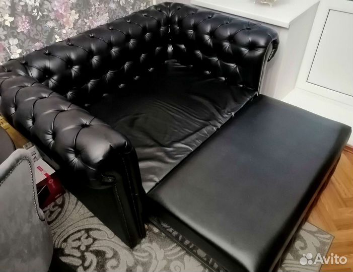 Кожаный диван