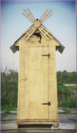 Уличный туалет с декором WIV