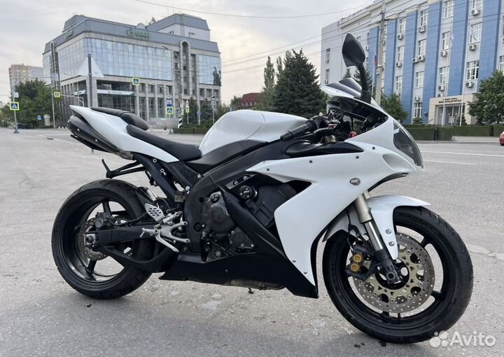 Yamaha YZF R1
