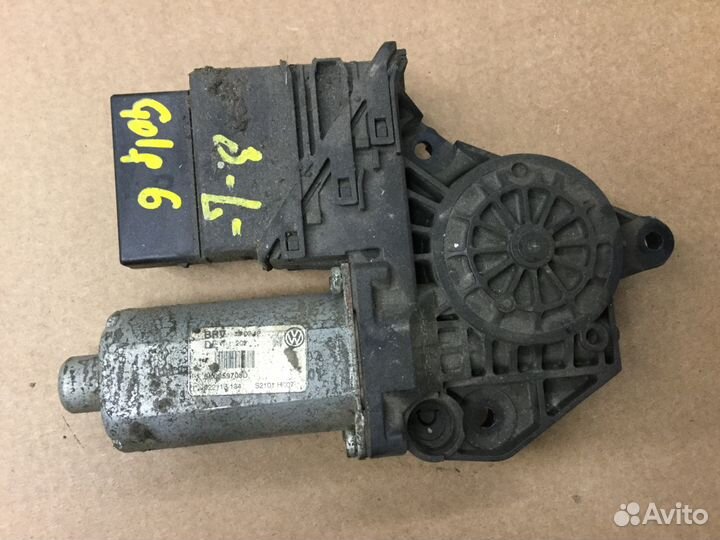 Моторчик стеклоподъемника заднего VW Гольф 6