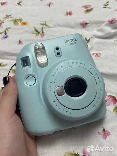 Плёночный фотоаппарат instax mini 9